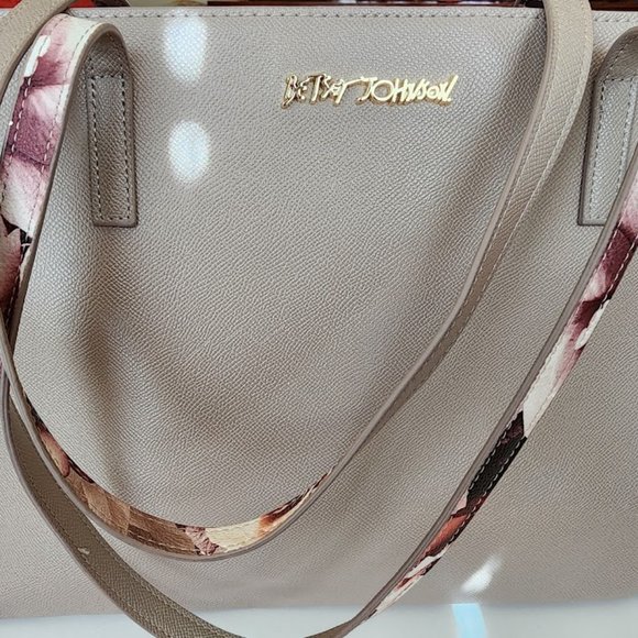 Betsey Johnson Xozaria Large Tote - Picture 11 of 16